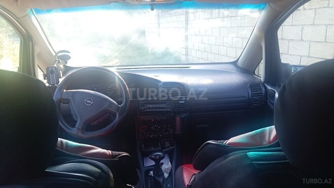 Opel Zafira 2000, 350,000 km - 1.8 л - 
