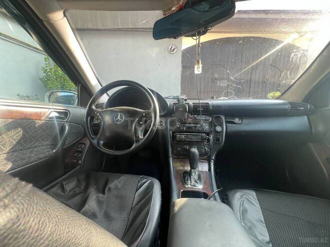Mercedes C 200 2002, 400,000 km - 2.2 l - Quba