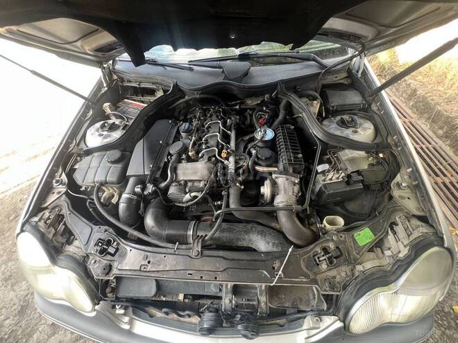Mercedes C 200 2002, 400,000 km - 2.2 l - Quba