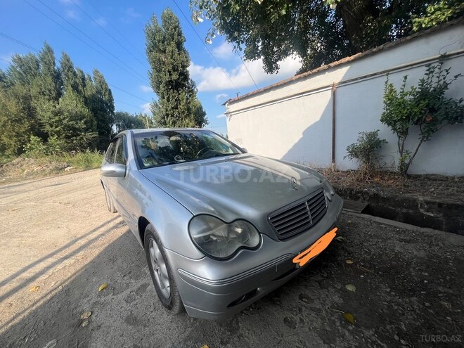 Mercedes C 200 2002, 400,000 km - 2.2 l - Quba