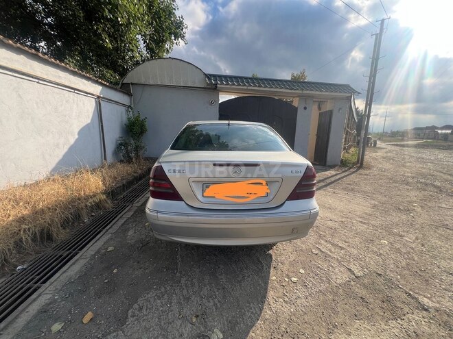 Mercedes C 200 2002, 400,000 km - 2.2 l - Quba