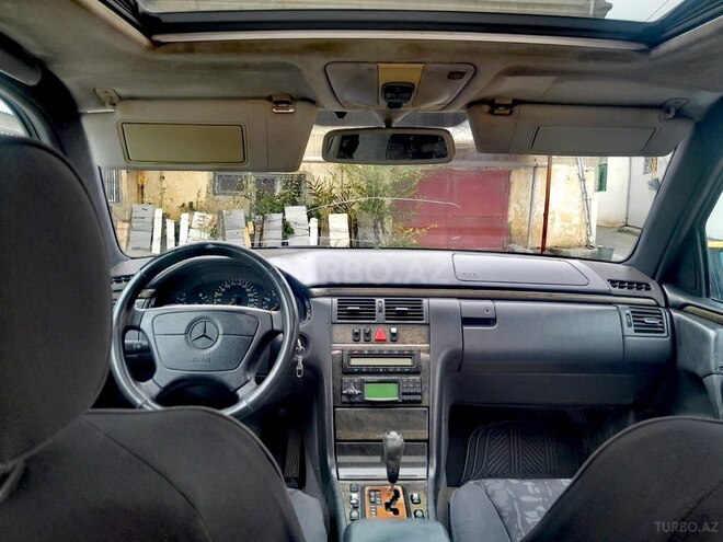 Mercedes E 240 1998, 321,890 km - 2.4 l - Bakı