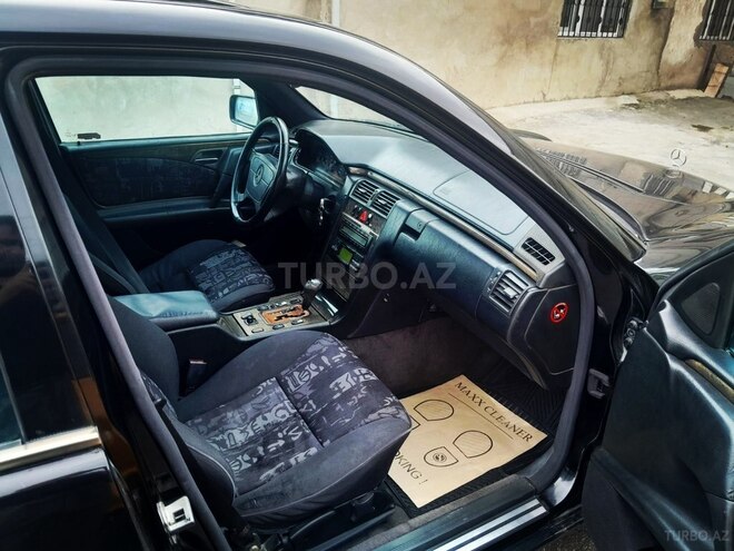 Mercedes E 240 1998, 321,890 km - 2.4 l - Bakı
