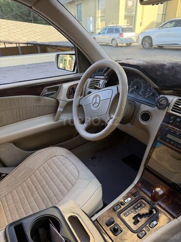 Mercedes E 320 4MATIC 1998, 375,000 km - 3.2 l - Bakı