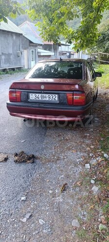 Opel Vectra 1995, 150,000 km - 1.8 l - Qax