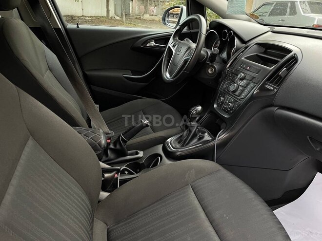 Opel Astra 2011, 252,095 km - 1.4 l - Şəmkir