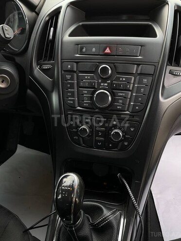 Opel Astra 2011, 252,095 km - 1.4 l - Şəmkir