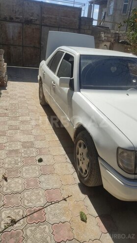 Mercedes E 200 1993, 380,000 km - 2.0 l - Bakı