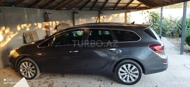 Opel Astra 2011, 306,000 km - 1.4 l - Xaçmaz