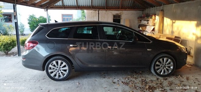 Opel Astra 2011, 306,000 km - 1.4 l - Xaçmaz