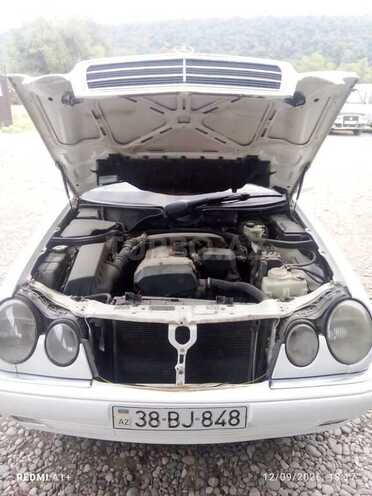 Mercedes E 230 1998, 322,258 km - 2.3 l - Qusar