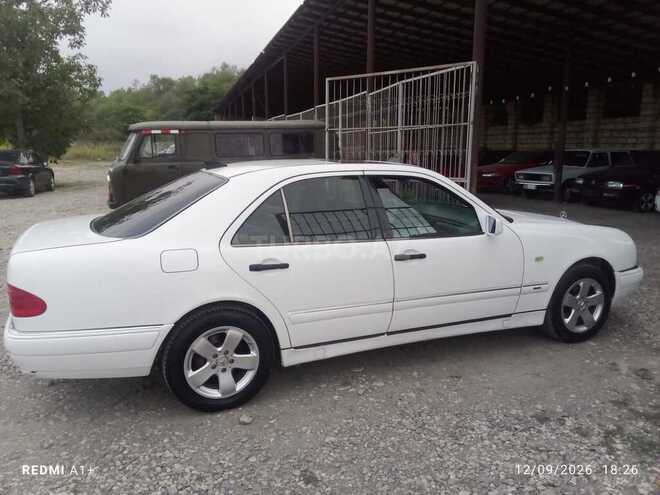 Mercedes E 230 1998, 322,258 km - 2.3 l - Qusar
