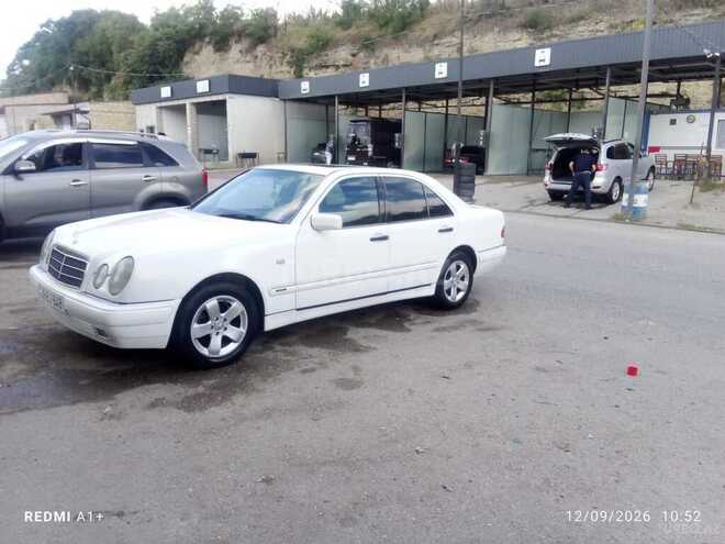 Mercedes E 230 1998, 322,258 km - 2.3 l - Qusar
