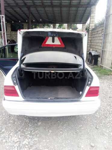 Mercedes E 230 1998, 322,258 km - 2.3 l - Qusar