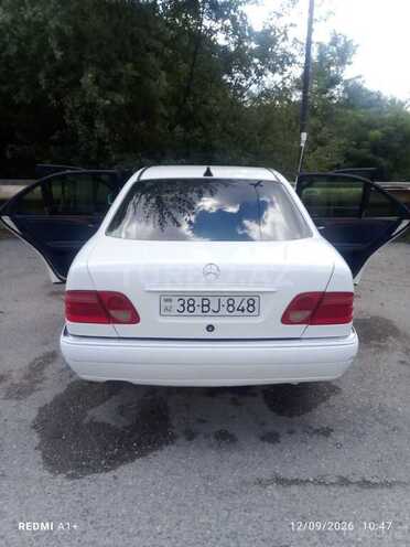 Mercedes E 230 1998, 322,258 km - 2.3 l - Qusar