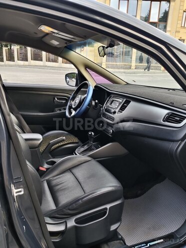 Kia Carens 2015, 107,821 km - 1.7 l - Qusar