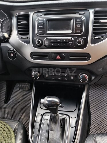 Kia Carens 2015, 107,821 km - 1.7 l - Qusar