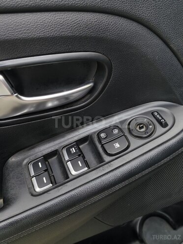 Kia Carens 2015, 107,821 km - 1.7 l - Qusar