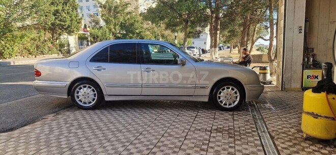 Mercedes E 240 2000, 307,858 km - 2.6 l - Bakı
