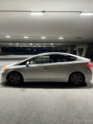 Toyota Prius 2015, 381,415 km - 1.8 л - Bakı