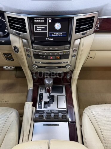 Lexus LX 570 2014, 192,000 km - 5.7 l - Bakı