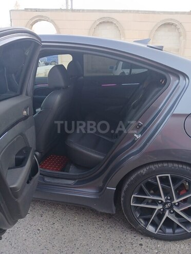 Hyundai Elantra 2019, 167,620 km - 1.6 l - Biləsuvar