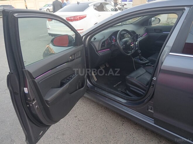 Hyundai Elantra 2019, 167,620 km - 1.6 l - Biləsuvar