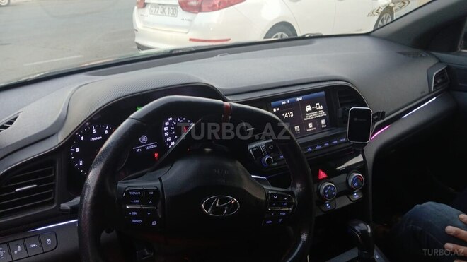 Hyundai Elantra 2019, 167,620 km - 1.6 l - Biləsuvar