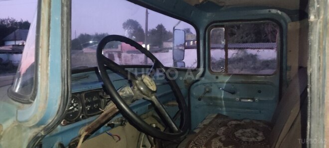 ZIL 130 1990, 683,000 km - 4.6 l - Neftçala