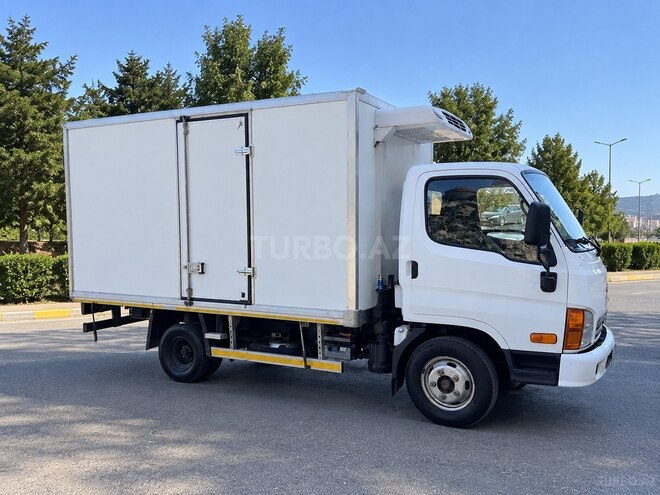 Hyundai  2020, 180,000 km - 3.9 l - Bakı