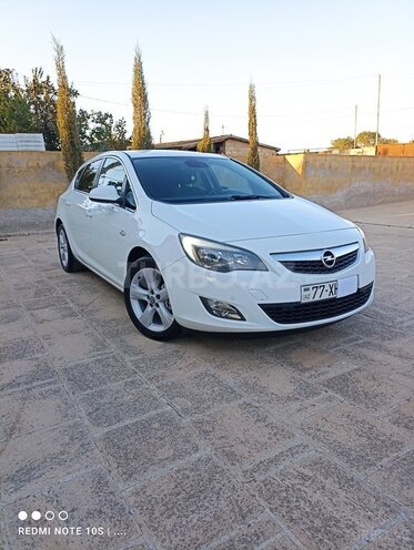 Opel Astra 2011, 216,800 km - 1.3 l - Neftçala