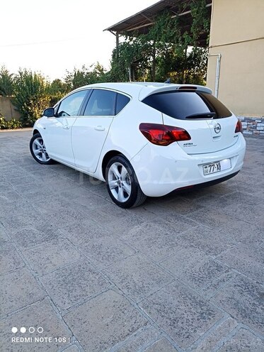 Opel Astra 2011, 216,800 km - 1.3 l - Neftçala