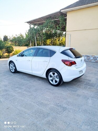Opel Astra 2011, 216,800 km - 1.3 l - Neftçala