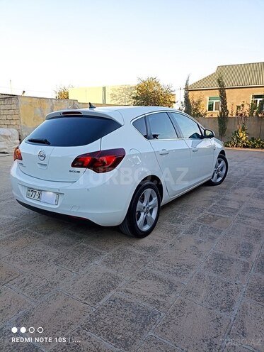 Opel Astra 2011, 216,800 km - 1.3 l - Neftçala