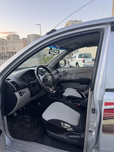 Mitsubishi L200 2013, 299,798 km - 2.5 l - Bakı