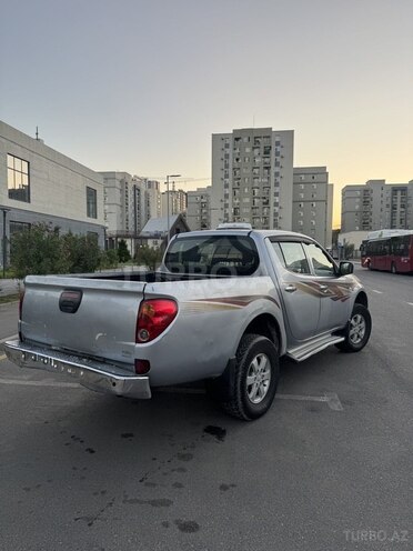 Mitsubishi L200 2013, 299,798 km - 2.5 l - Bakı