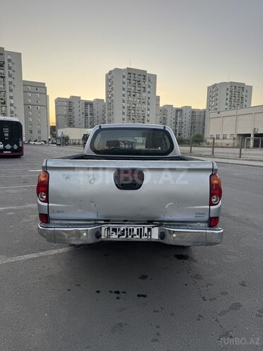 Mitsubishi L200 2013, 299,798 km - 2.5 l - Bakı