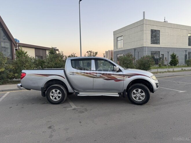 Mitsubishi L200 2013, 299,798 km - 2.5 l - Bakı