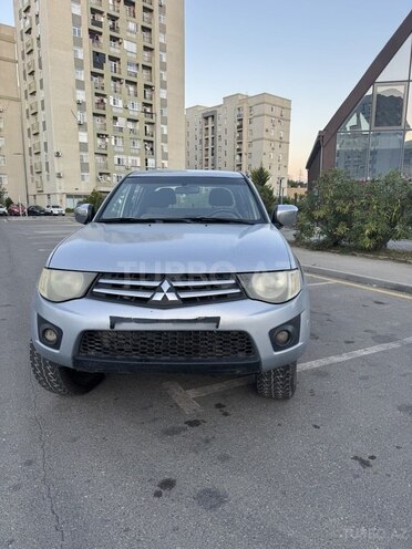 Mitsubishi L200 2013, 299,798 km - 2.5 l - Bakı