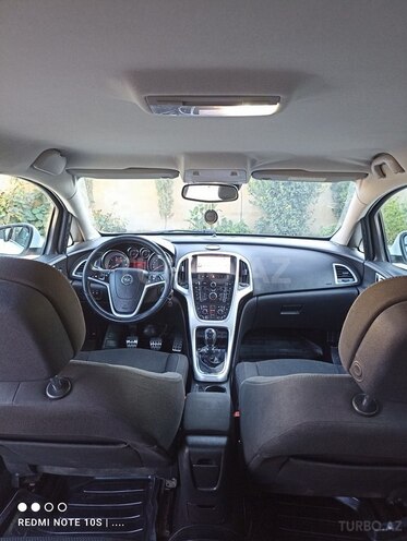 Opel Astra 2011, 216,800 km - 1.3 l - Neftçala
