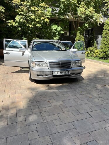 Mercedes C 220 2000, 454,000 km - 2.2 l - Bakı