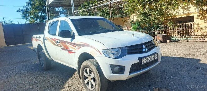 Mitsubishi L200 2014, 491,222 km - 2.5 l - Ağstafa