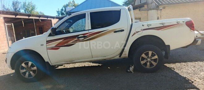 Mitsubishi L200 2014, 491,222 km - 2.5 l - Ağstafa