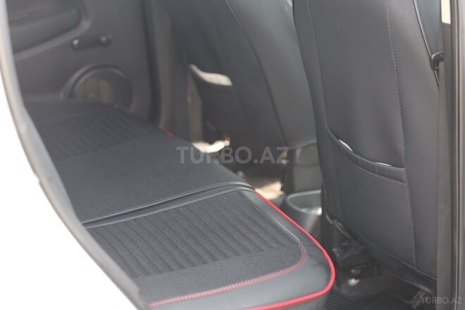 Mazda 2 2013, 265,000 km - 1.5 l - Qax