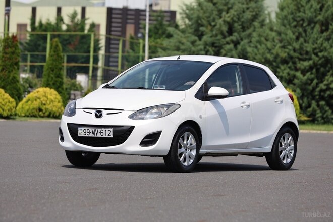 Mazda 2 2013, 265,000 km - 1.5 l - Qax