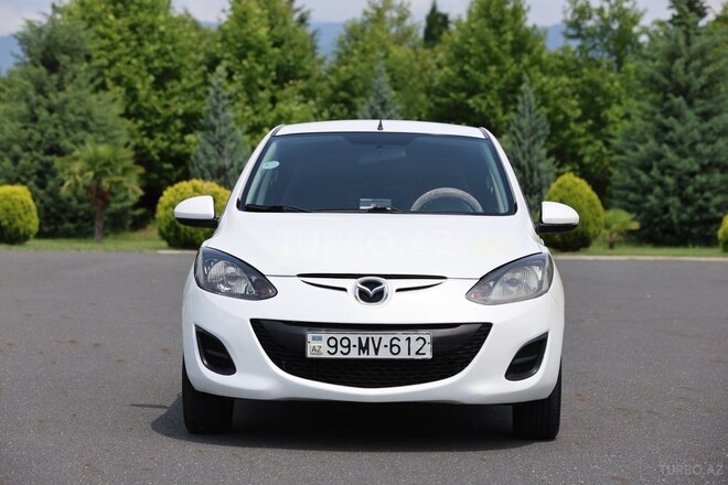 Mazda 2 2013, 265,000 km - 1.5 l - Qax