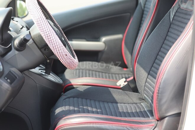 Mazda 2 2013, 265,000 km - 1.5 l - Qax