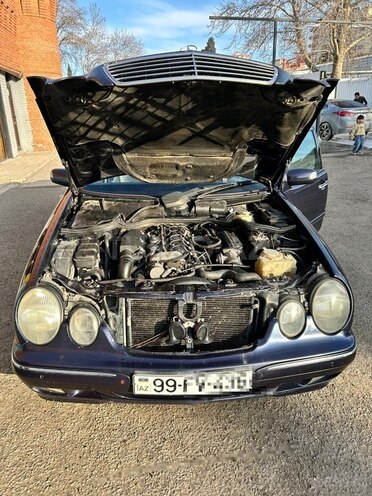 Mercedes E 270 2000, 560,000 km - 2.7 l - Göygöl