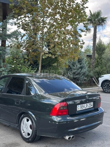 Opel Vectra 1999, 215,550 km - 2.0 l - Bakı