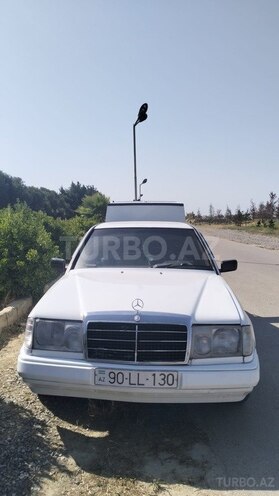 Mercedes  1986, 877,777 km - 2.0 l - Şəki